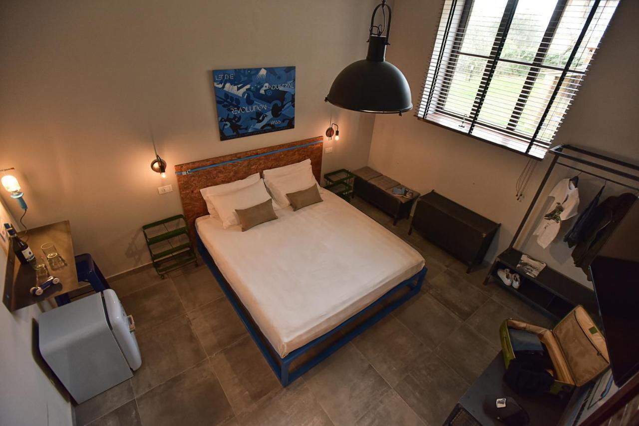 Garage47 Storica Officina Meccanica Loft B&B In Pienza Exterior foto