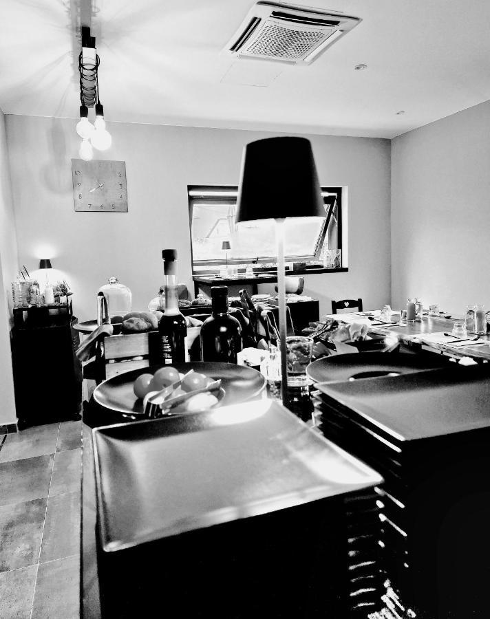 Garage47 Storica Officina Meccanica Loft B&B In Pienza Exterior foto