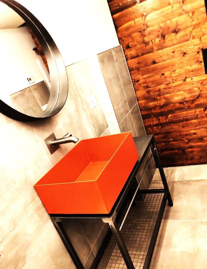 Garage47 Storica Officina Meccanica Loft B&B In Pienza Exterior foto